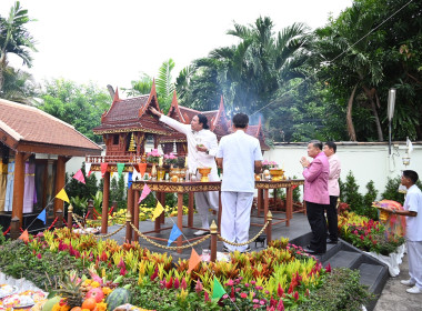พิธีบูชาศาลสมเด็จพระปิยะมหาราช ศาลกรมพระจันทบุรีนฤนาท ... พารามิเตอร์รูปภาพ 16