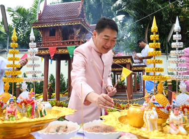 พิธีบูชาศาลสมเด็จพระปิยะมหาราช ศาลกรมพระจันทบุรีนฤนาท ... พารามิเตอร์รูปภาพ 21