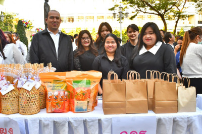 ร่วมทำบุญถวายภัตตาหารเช้าแด่พระภิกษุสงฆ์และสามเณร ... พารามิเตอร์รูปภาพ 1