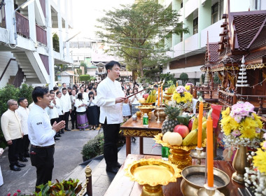 ร่วมทำบุญถวายภัตตาหารเช้าแด่พระภิกษุสงฆ์และสามเณร ... พารามิเตอร์รูปภาพ 13