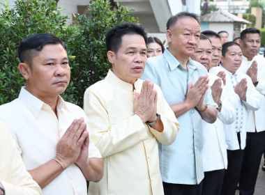 ร่วมทำบุญถวายภัตตาหารเช้าแด่พระภิกษุสงฆ์และสามเณร ... พารามิเตอร์รูปภาพ 16