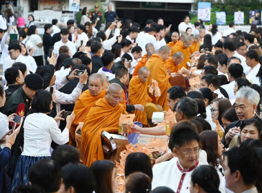 ร่วมทำบุญถวายภัตตาหารเช้าแด่พระภิกษุสงฆ์และสามเณร ... พารามิเตอร์รูปภาพ 27