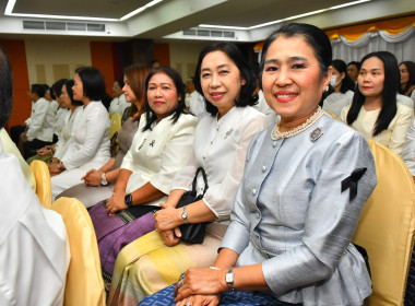 ร่วมทำบุญถวายภัตตาหารเช้าแด่พระภิกษุสงฆ์และสามเณร ... พารามิเตอร์รูปภาพ 38