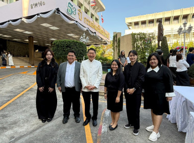 ร่วมทำบุญถวายภัตตาหารเช้าแด่พระภิกษุสงฆ์และสามเณร ... พารามิเตอร์รูปภาพ 2