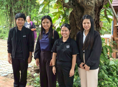 กองประสานงานโครงการพระราชดำริและเจ้าหน้าที่ศูนย์ถ่ายทอดเทคโนโลยีการสหกรณ์ที่ 13 ลงพื้นที่และเข้าร่วมประชุมเพื่อติดตามความคืบหน้าโครงการก่อสร้างห้องเรียนธรรมชาติ และเตรียมการจัดงานพิธีวางศิลาฤกษ์ ... พารามิเตอร์รูปภาพ 9