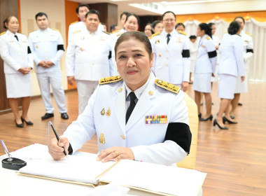 อธิบดีกรมส่งเสริมสหกรณ์ นำคณะผู้บริหารถวายพระพรชัยมงคล ... พารามิเตอร์รูปภาพ 72