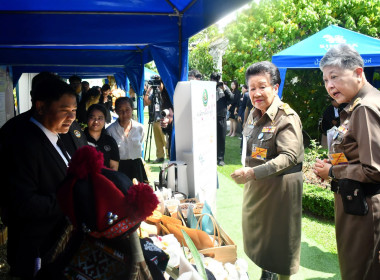 รองอธิบดีกรมส่งเสริมสหกรณ์ร่วมแถลงข่าวงาน “สีสรรพรรณไม้ ... พารามิเตอร์รูปภาพ 49
