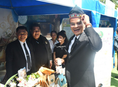 รองอธิบดีกรมส่งเสริมสหกรณ์ร่วมแถลงข่าวงาน “สีสรรพรรณไม้ ... พารามิเตอร์รูปภาพ 1