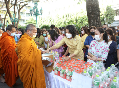 กรมส่งเสริมสหกรณ์จัดกิจกรรมเจริญพุทธมนต์และตักบาตรเนื่องในโอกาสวันขึ้นปีใหม่ พ.ศ.2566 ในวันพฤหัสบดี ที่ 5 มกราคม 2566 ณ บริเวณหน้าห้องประชุม กพน.2 ลานพระอนุสาวรีย์กรมหมื่นพิทยาลงกรณ์ ... พารามิเตอร์รูปภาพ 20